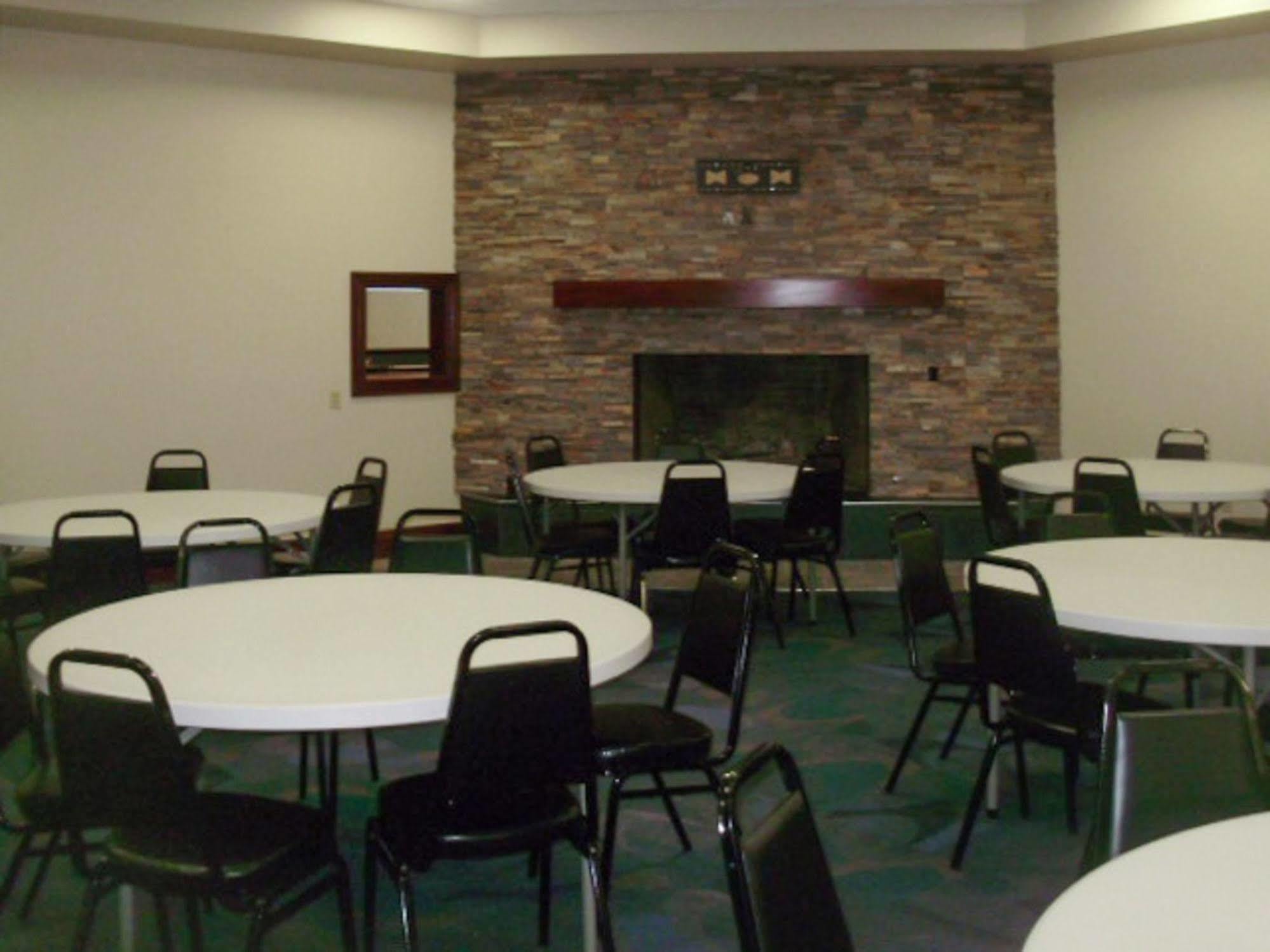 Clarion Inn Belle Vernon Exterior photo